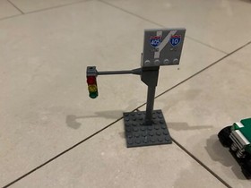 LEGO Racers 8495: Crosstown Craze - 100% Complete, Retired in 2009