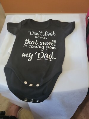 Don't Look At Me Baby Bodys Grappige Tekst 100% Katoen Maat