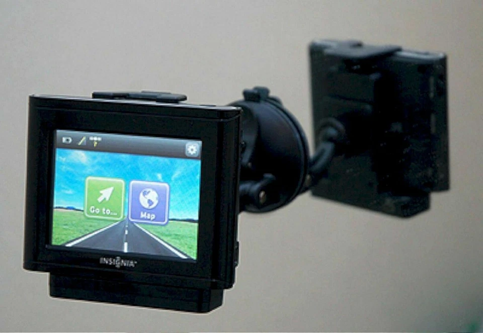 Insignia NS-CNV10 Car Portable GPS Navigator System Complete in Box 3.5" LCD - Image 2 of 4