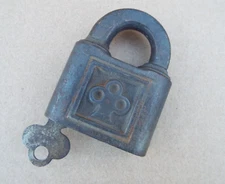 Vintage YALE CLOVER Push Key # 105 Padlock Yale & Towne mfg. co. USA