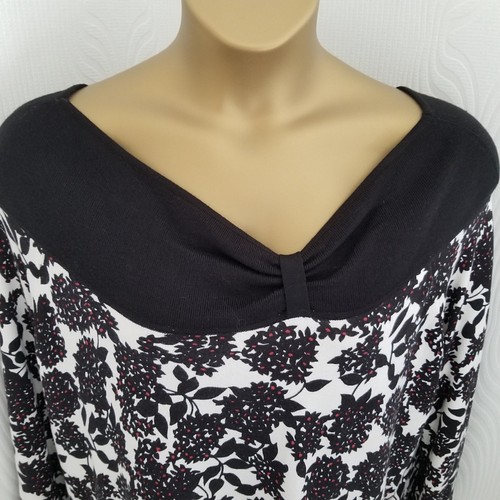 sz4 Pit2Pit 26" Black White Pink Asymetric Neck Jumper CHESCA TOP NWOT Amazing - Picture 2 of 8