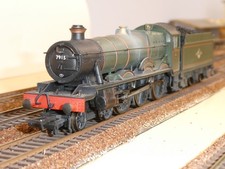 Bachmann MERE HALL Locomotive 7915 Light weathering, DCC non sound  BR Green