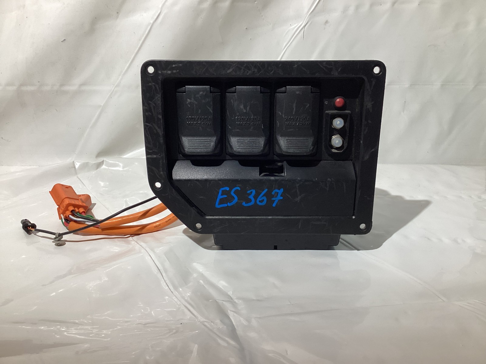2024-2025 GMC Sierra EV Denali rear bed electrical ports w/cable OEM