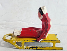 BARCLAY MANOIL VINTAGE 1940s SNOW SLEDDER SLED VILLAGE WINTER SCENE 54mm