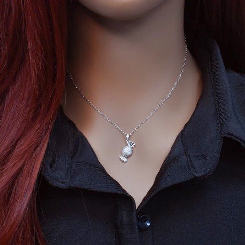 Collana con ciondolo a forma di ala d'angelo in argento