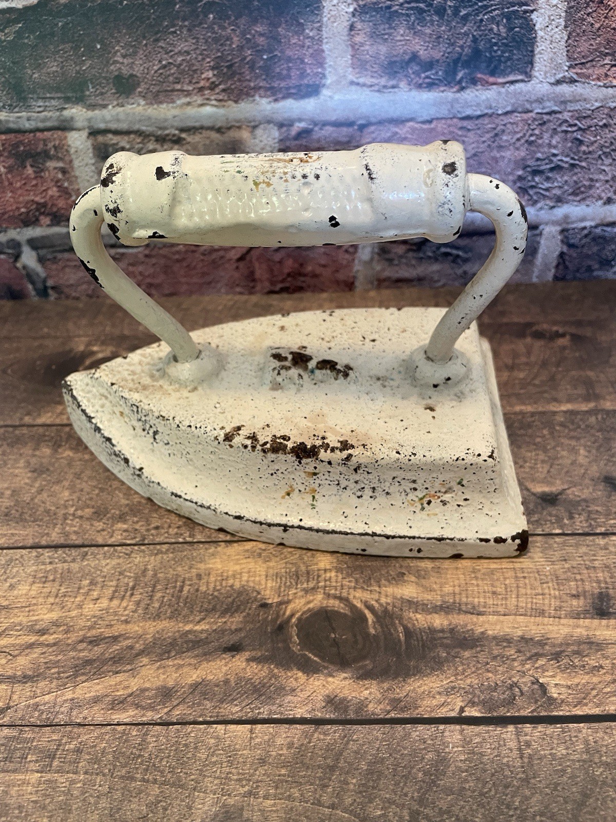 Antique Vintage 7lb Weight Sad Iron 6.25” l x 3.75" w at the back x 4.5” tall