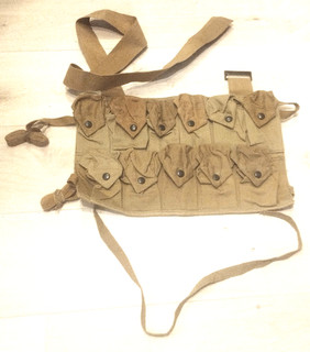 WW1/ Exceptionnel exemplaire porte grenades US neuf de stock daté 1918!!