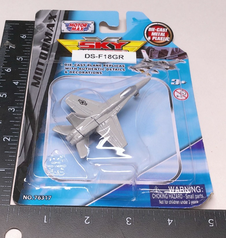 Military Fighter Jet Plane Diecast Sky Wings MotorMax DS F18 76317