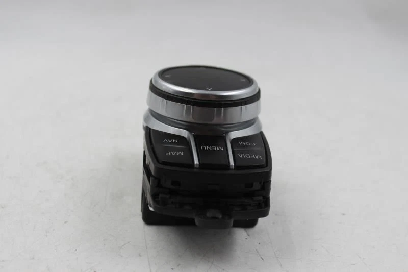 Equipo de audio consola de radio control montada para BMW 320i 2012-2018 OEM #21909 Foto 3 de 4