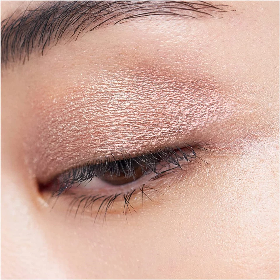 Sombra de ojos RMK Liquid Eyes 04 beige dorado 4,5 g Foto 3 de 4