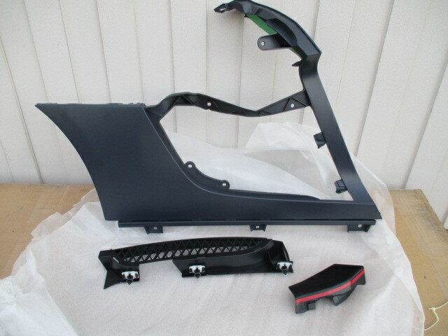 08 09 10 11 12 13 14 AUDI R8 QUARTER PANEL B-PILLAR TRIM RH 420853174BGRU  4.2L