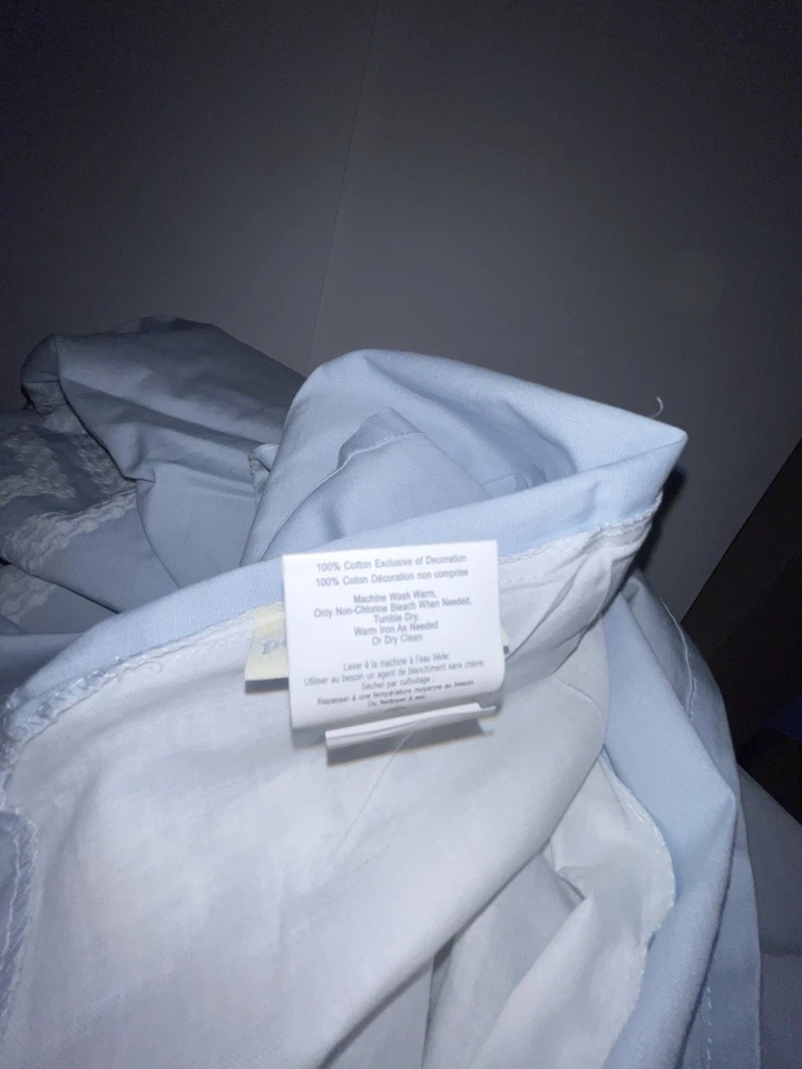 Falda Pottery Barn Niños Azul Blanco Bordada Cuna Bebé Cama Foto 4 de 4