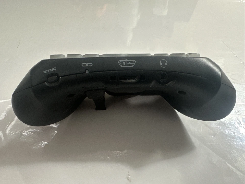 Nyko Type Pad 86125-Z09 XBOX ONE Type Pad Black And Orange Chat Pad - Image 2 of 4