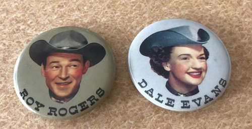 Coppia di distintivi spilla bottoni Roy Rogers & Dale Evans vintage - Foto 1 di 4