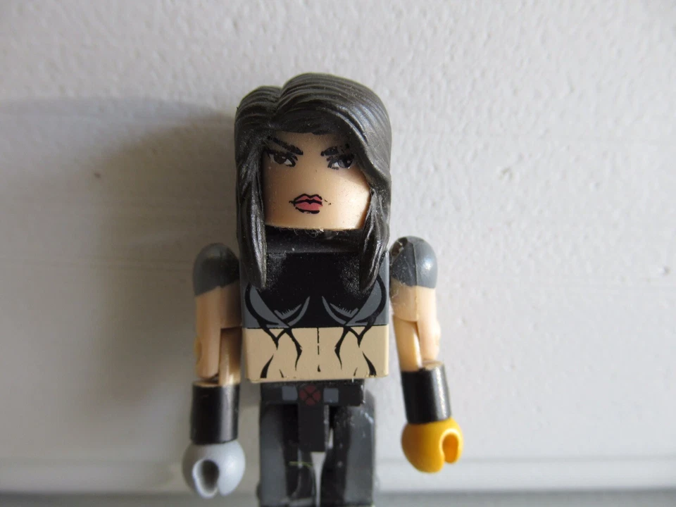 Minifigura Marvel Minimates Retro XForce Modern XForce X23 B1 Foto 2 de 4
