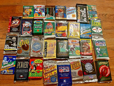 NFL Huge Bulk Lot of 100 Unopened Vintage Football Cards in Wax Foil Packs Box