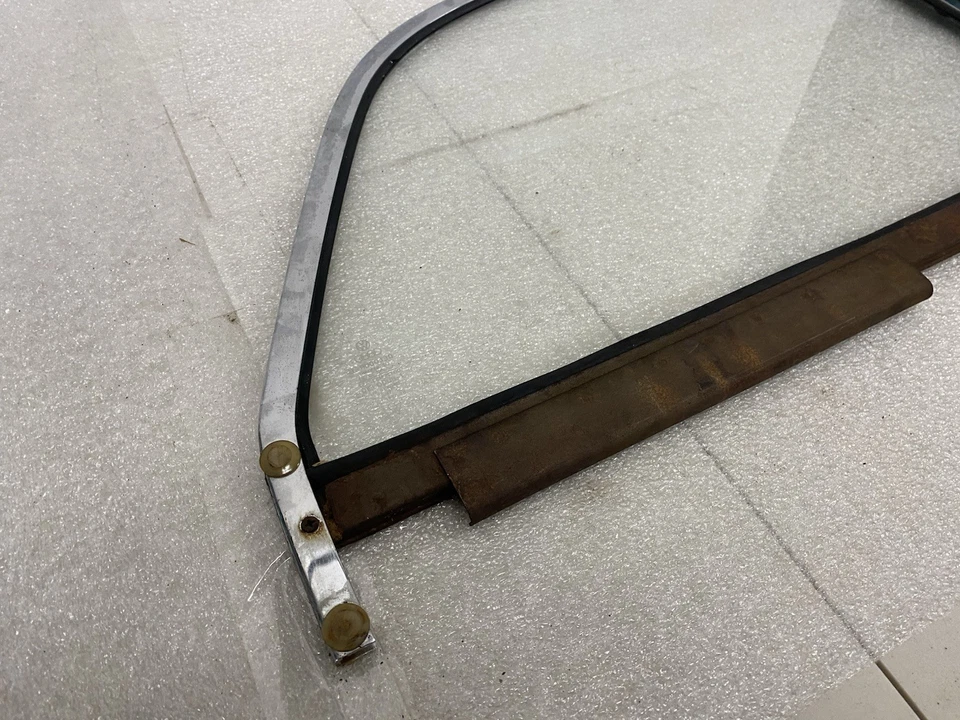 1973-1979 Volkswagen VW Super Beetle OEM кабриолет 1/4 боковое стекло окно правая сторона - Изображение 2 из 4