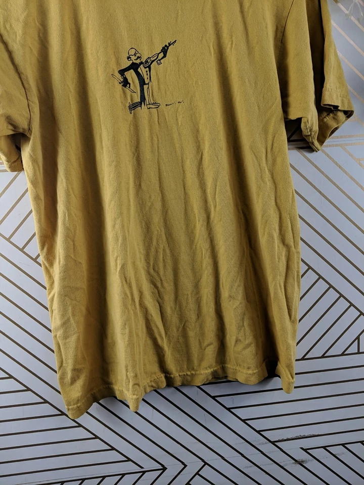 Мужская футболка XCVI Wearables желтая с графикой короткий рукав размер маленький  - Изображение 3 из 4