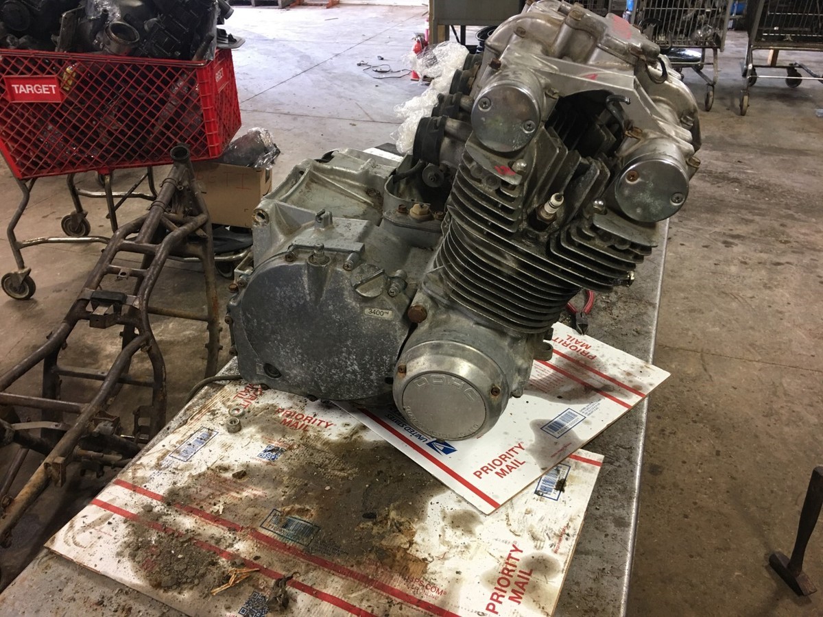 スズキGN80E エンジン 4-Stroke Engine Zongshen Motorcycle Parts Suzuki Engine Assy