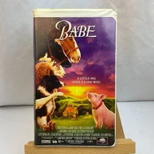 Babe Clamshell VHS Video starring James Cromwell - Very Nice!