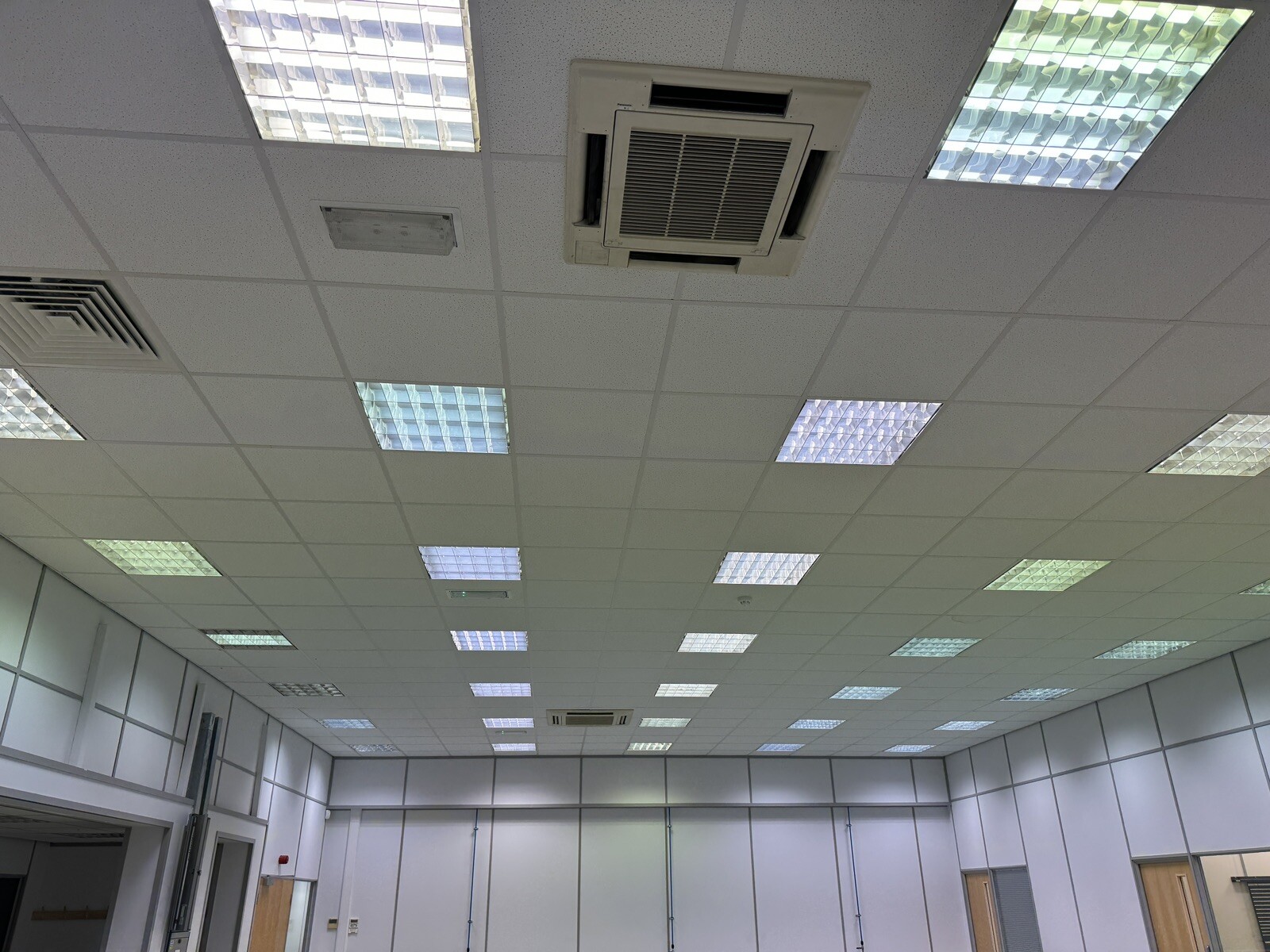 Ceiling Tiles 600x600 5060332186372 eBay