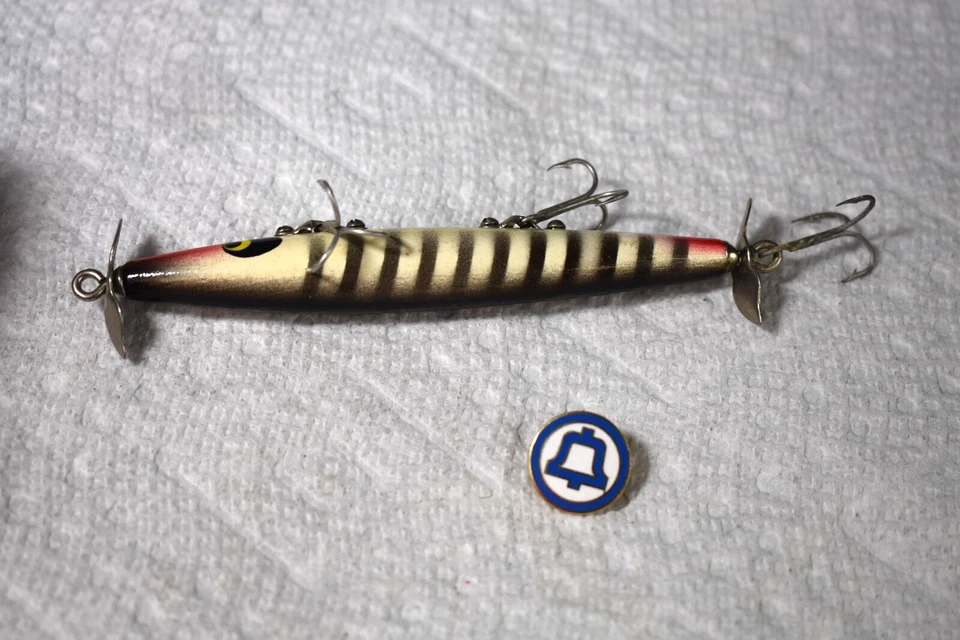 Señuelo de pesca Smithwick Devil Horse, cebo Topwater conocido por ser eficaz para la lubina Foto 3 de 4