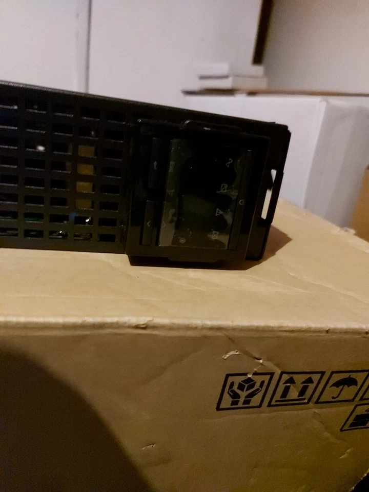 APC SMX750I Smart-UPS X 2U Rackmount Uninterruptible Power Supply (600W/750VA) - Image 2 of 4