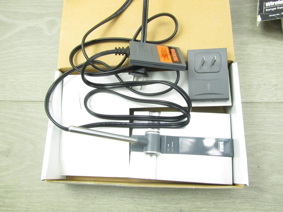 Linksys Cisco Wireless Range Expander WRE54G Extender Repeater Tested - Image 3 of 4