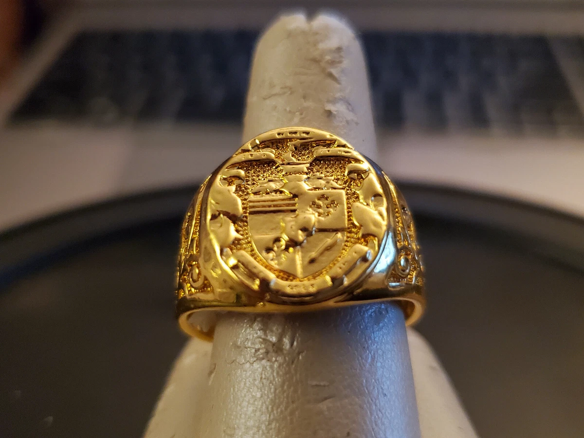 18 Karat Yellow Gold Blazon Men Modern Signet Ring | Mens gold signet rings,  Signet rings women, Signet ring men