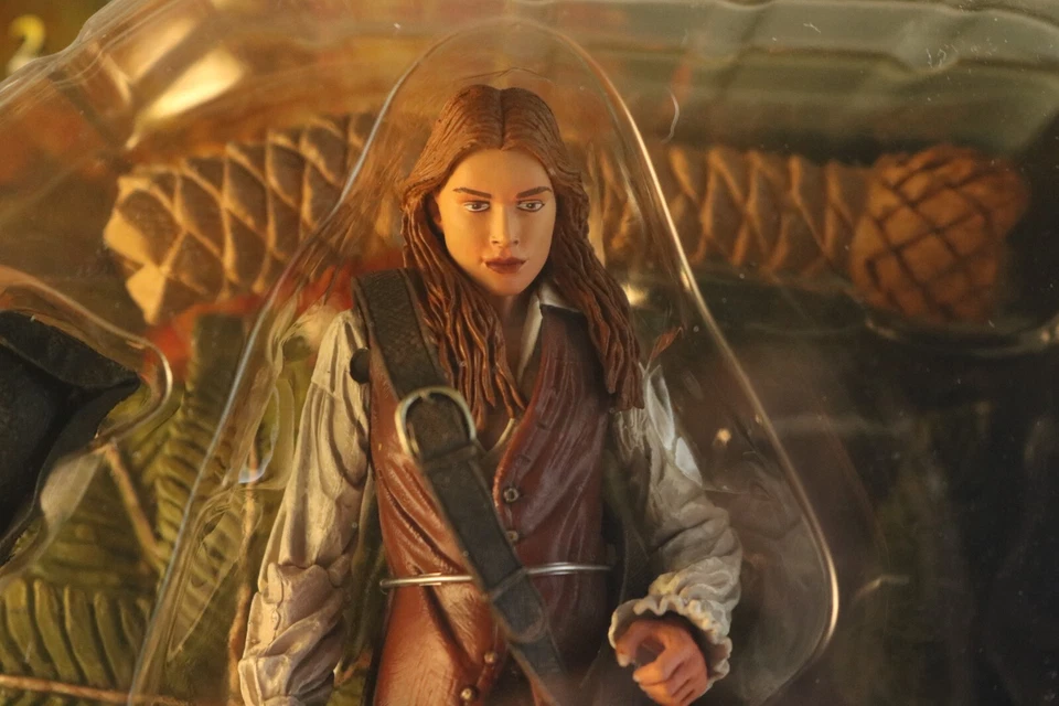 Piratas Caribeño Hombre Muerto Cofre ELIZABETH SWANN Figura Maldición de la Perla Negra Foto 3 de 4