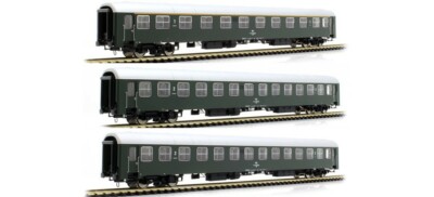 Jägerndorfer 90400 Set 3 UIC-X  Prototyp  Grüne Lackierung, Aluminiumdach, ÖBB