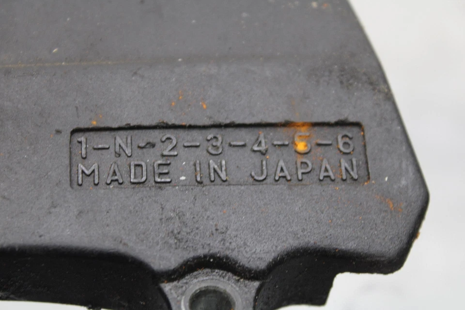 Yamaha YZF R6S 2007 cubierta de piñón del motor 5SL-15418-00-00 BB594 Foto 2 de 4