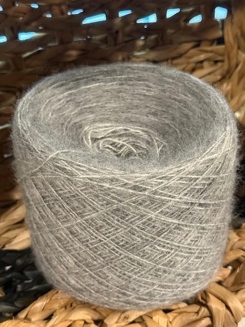 SUAVE Pastel Gris/Blanco Peruano Alpaca Hilo Mezcla #1 Peso 124 gramos Foto 2 de 3