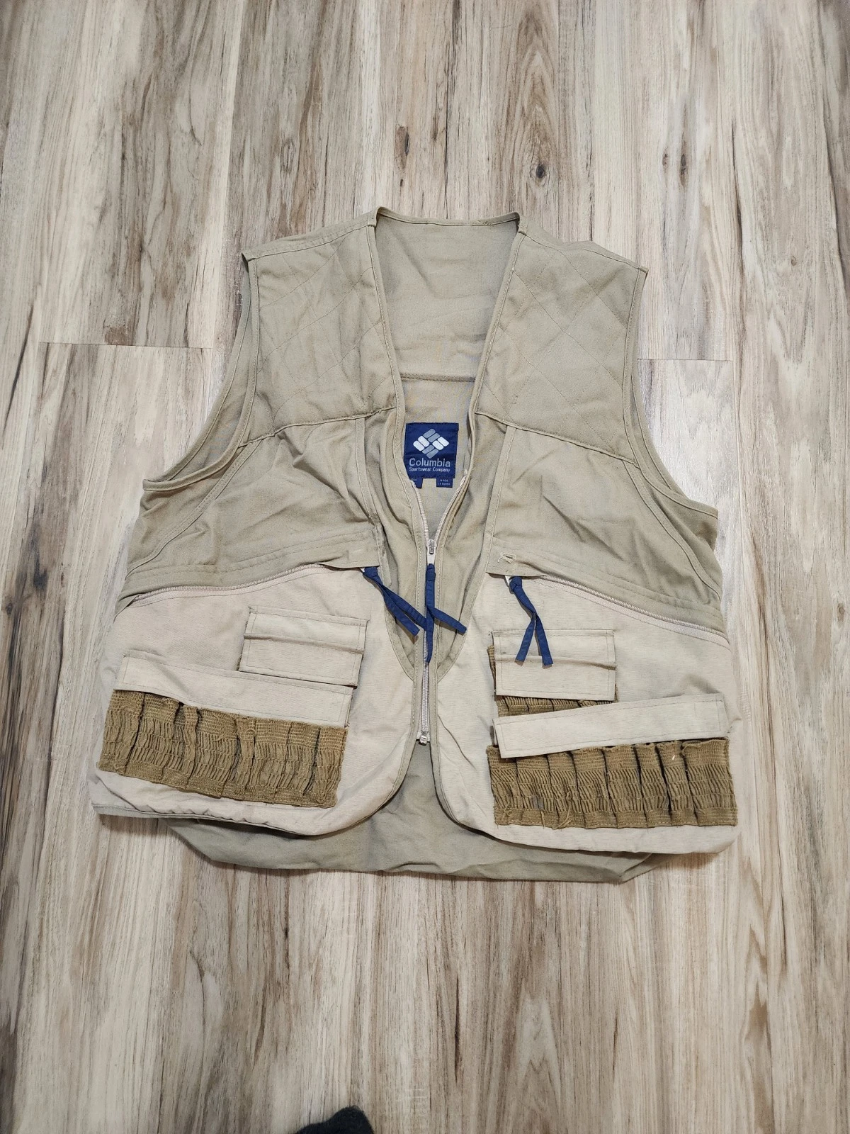 Columbia Vest Men M Khaki Tan Full Zip Fishing Utility Hunting Vintage Quited
