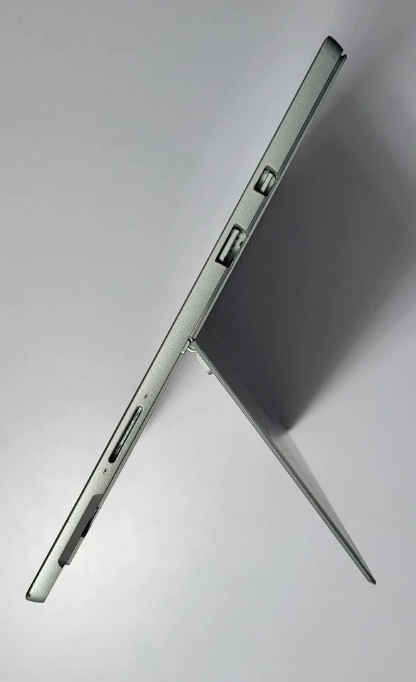 Microsoft Surface Pro 4  8GB RAM 256GB  - Image 2 of 4