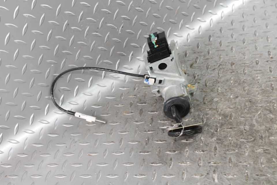 03-07 Escalade EXT Electronic Column Ignition Cylinder Switch W/ Key OEM Factory - Image 3 of 4