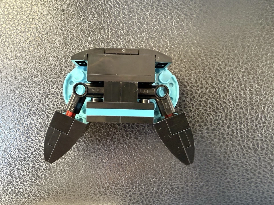 LEGO 6546260 Video Gaming Controller - Make & Take Store Exclusive TWITCH CON - Image 2 of 2