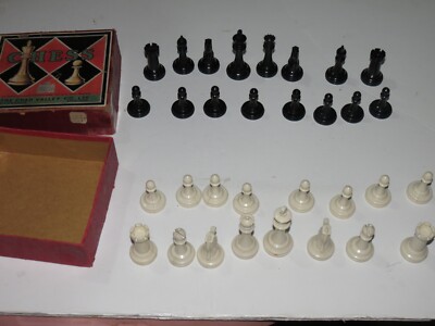 w5 Vintage Chad Valley Plastic Chess Games Pieces No Board
