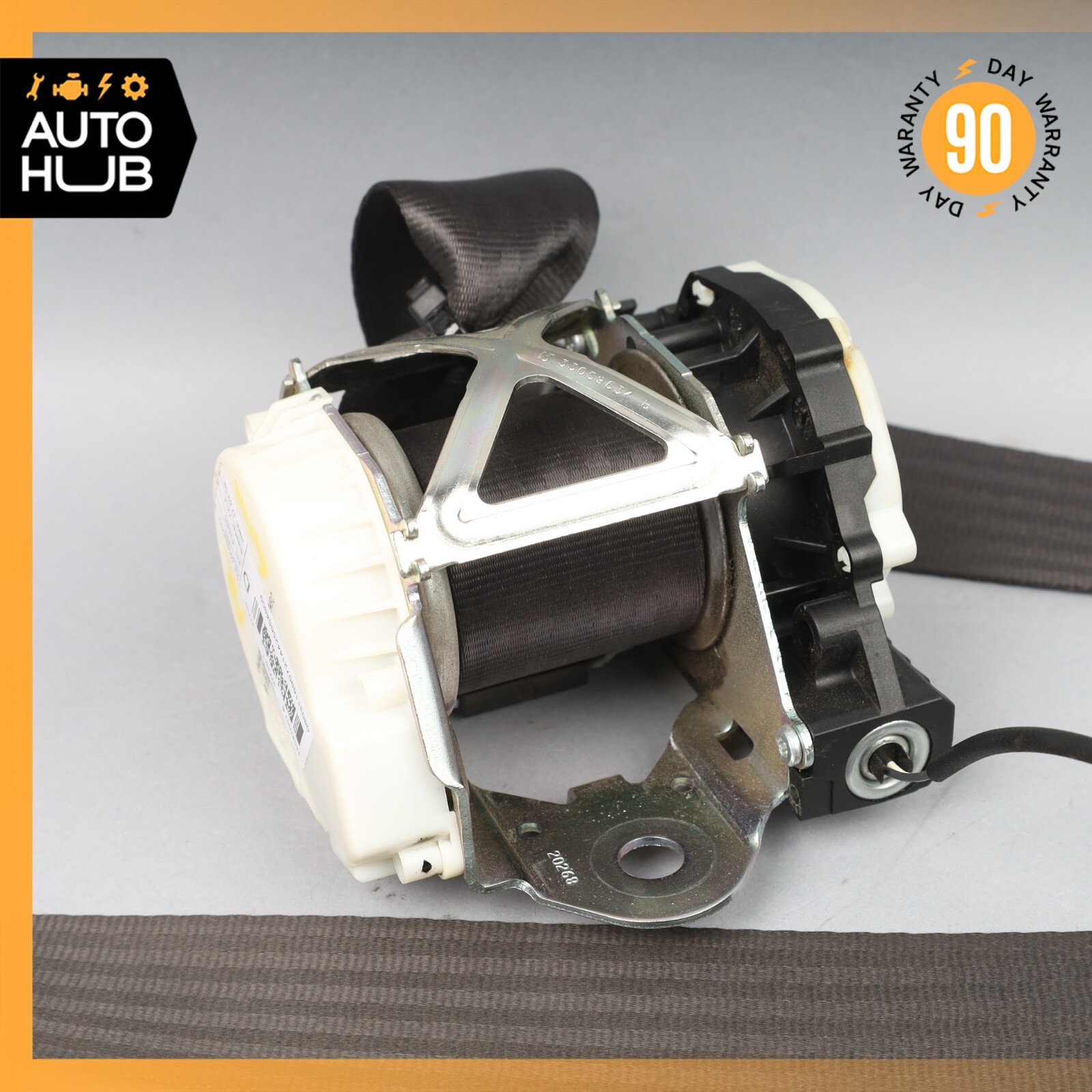 08-18 Maserati GranTurismo M145 Coupe Front Right Side Seat Belt Black OEM