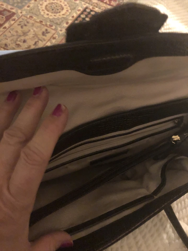 "Hermoso bolso de mano Ann Taylor marrón estilo gator y suade 14x7""" Foto 3 de 4