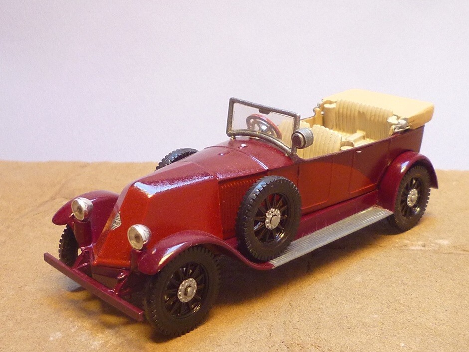 Renault NM 40 CV Solido 1/43 voiture miniature de collection ancienne