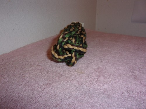 BRAND NEW "PAWS & CLAWS" DOG TAN & GREEN 7" COMPLETELY KNOTTED ROPE TOY.. - Picture 3 of 3