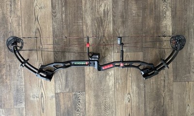 PSE Phenom SD 50# RH - Black w/ Bonus