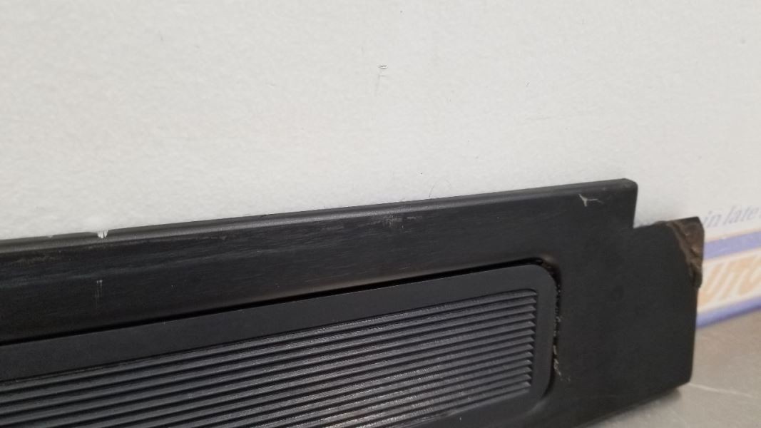 Ferrari Testarossa 1990 RIGHT Body side molding