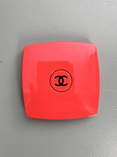 CHANEL Mirror Duo 121 Première Dame Limited Edition Bright Red Double Compact