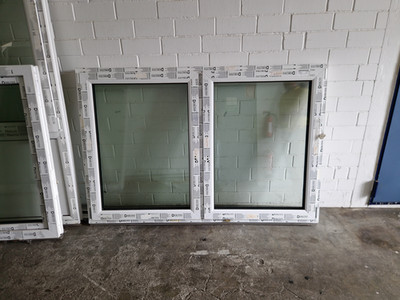 Einbaufertiges Drutex Iglo Energie Classic PVC Doppelflügelfenster mit Pfosten