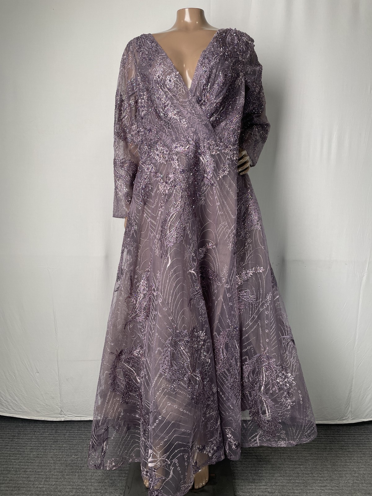 Mac Duggal Womens A Line Maxi Dress Purple Size 12 Embellished V Neck 3/4 Sleeve