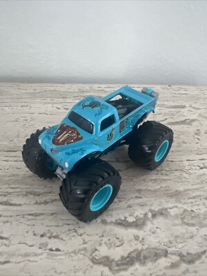 Monster Jam 2021 Spin Master 164 Diecast Monster Truck with Wheelie Bar Legac...