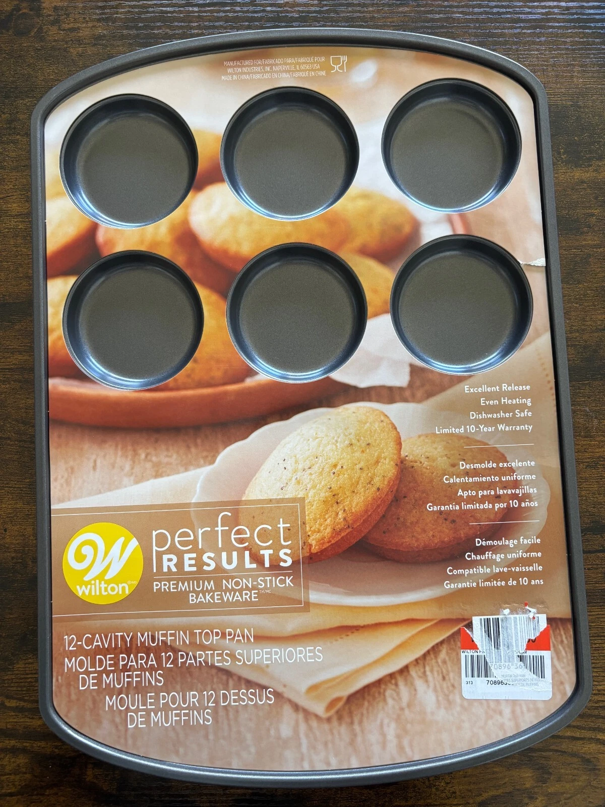 Wilton Perfect Results 12-Cavity Muffin Top Pan NEW
