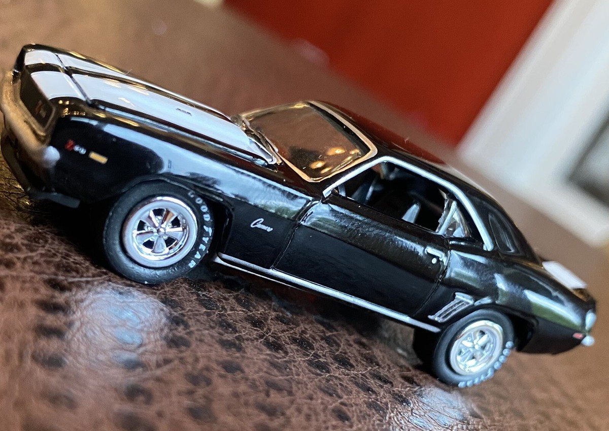 2024 Johnny Lightning 1969 Chevrolet Camaro Z-28 Maple
